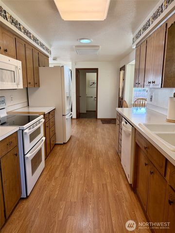 7634 11th Avenue SE, Lacey, WA 98503