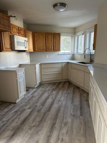 9 Mechanic St 9, Lawrence, MA 01841