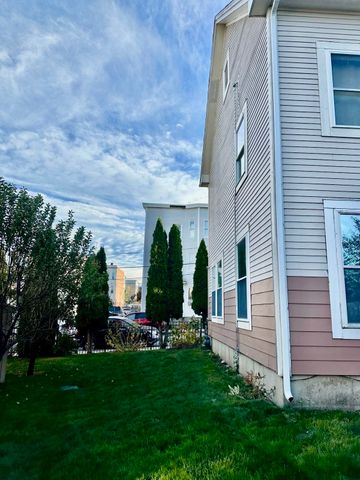 9 Mechanic St 9, Lawrence, MA 01841