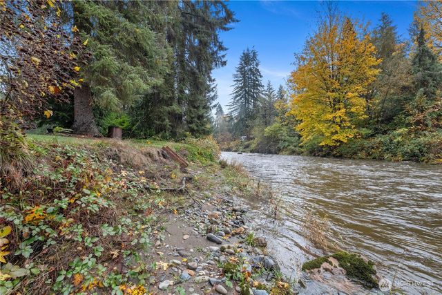 6630 Robe Menzel Road, Granite Falls, WA 98252