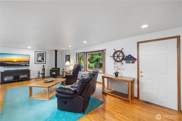 6630 Robe Menzel Road, Granite Falls, WA 98252