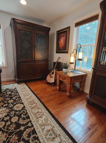 299 River St, Leicester, MA 01524