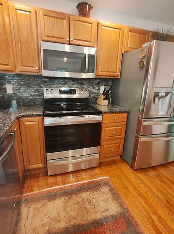 299 River St, Leicester, MA 01524