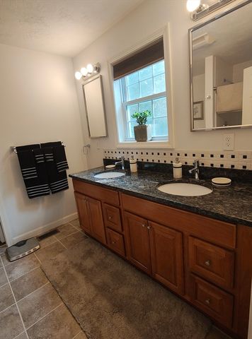 299 River St, Leicester, MA 01524