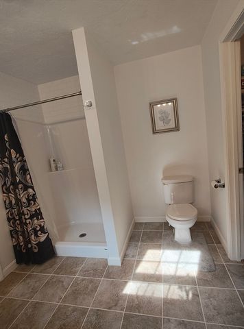 299 River St, Leicester, MA 01524