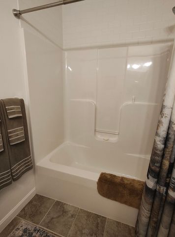 299 River St, Leicester, MA 01524