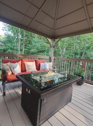 299 River St, Leicester, MA 01524