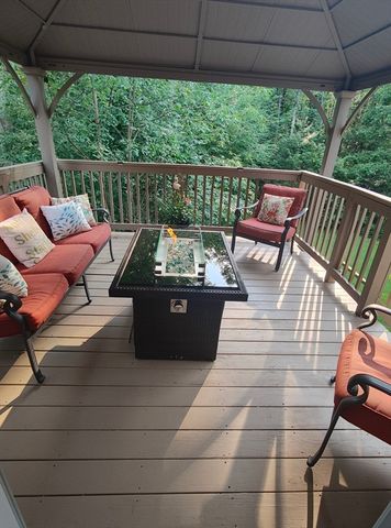 299 River St, Leicester, MA 01524