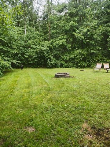 299 River St, Leicester, MA 01524