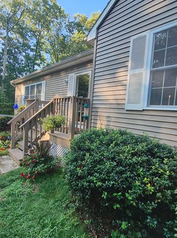 299 River St, Leicester, MA 01524