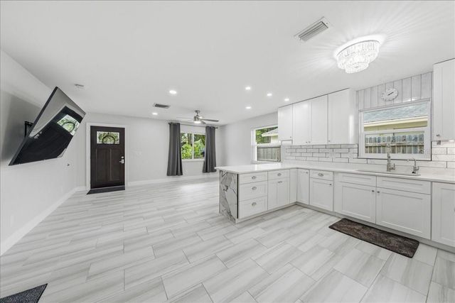 311 45TH AVENUE N, St Petersburg, FL 33703