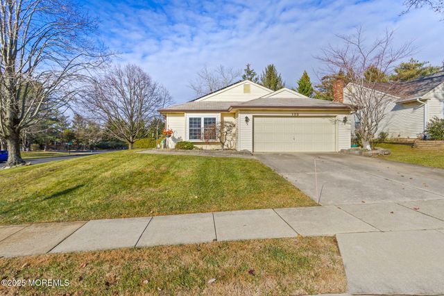 102 Carriage Hill Court, Columbus, NJ 08022