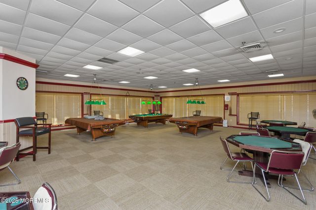 102 Carriage Hill Court, Columbus, NJ 08022