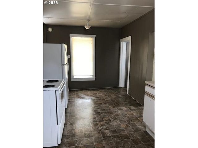 503 W 7TH St, Wallowa, OR 97885