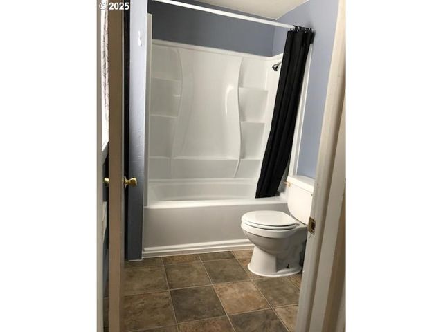 503 W 7TH St, Wallowa, OR 97885