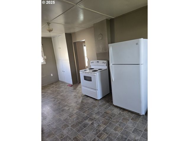 503 W 7TH St, Wallowa, OR 97885