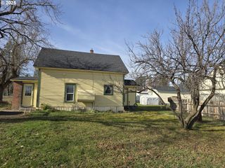503 W 7TH St, Wallowa, OR 97885