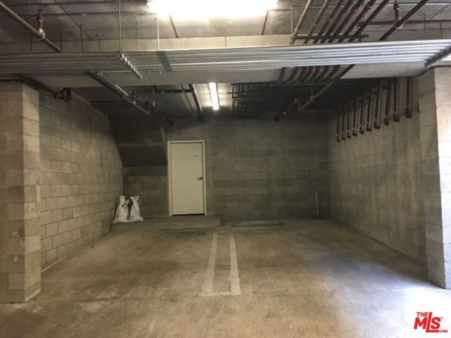 13360 Burbank Boulevard 10, Sherman Oaks, CA 91401