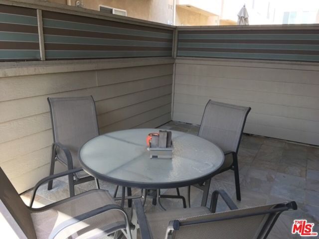 13360 Burbank Boulevard 10, Sherman Oaks, CA 91401