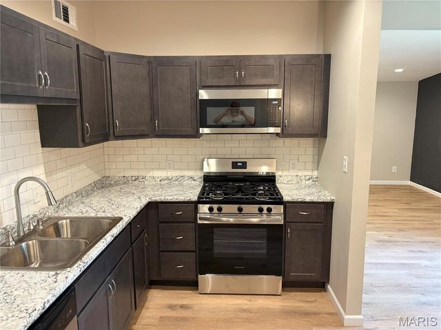 8410 Bayberry Drive, Berkeley, MO 63134