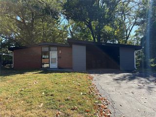8410 Bayberry Drive, Berkeley, MO 63134