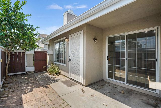 231 Riverview Way, Oceanside, CA 92057