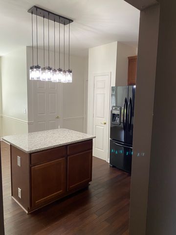 501 S Lakeridge Pl, Nashville, TN 37214