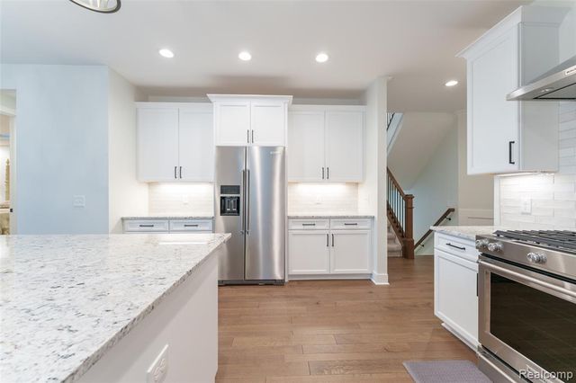 8250 Stoney Creek Drive, South Lyon, MI 48178
