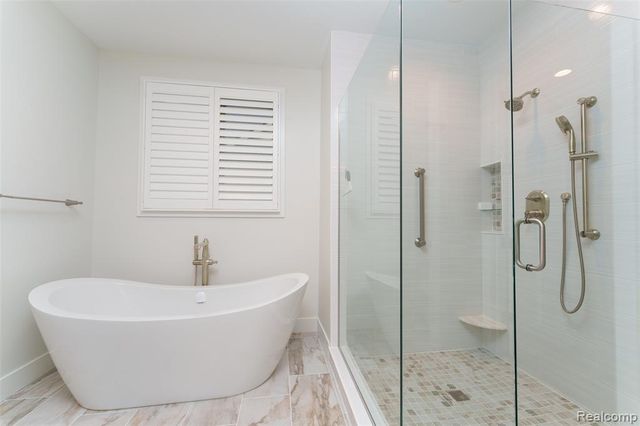 8250 Stoney Creek Drive, South Lyon, MI 48178