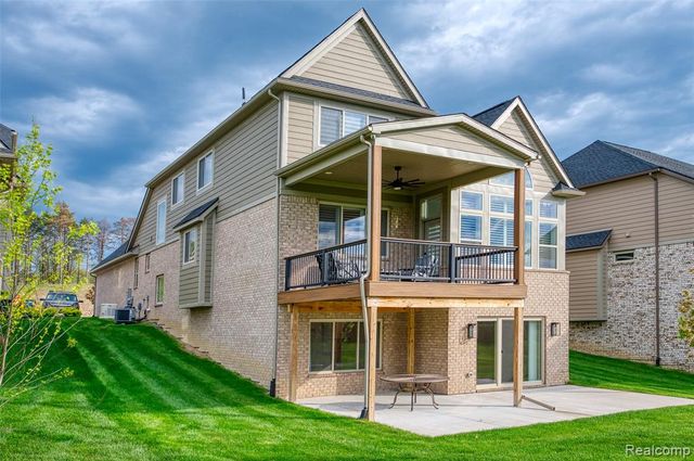 8250 Stoney Creek Drive, South Lyon, MI 48178