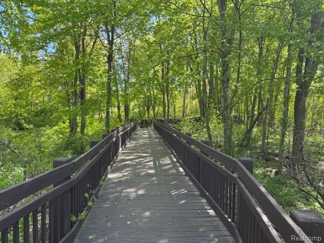 8250 Stoney Creek Drive, South Lyon, MI 48178