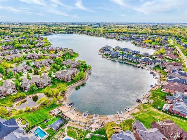 8250 Stoney Creek Drive, South Lyon, MI 48178