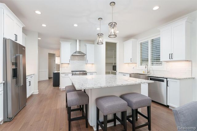 8250 Stoney Creek Drive, South Lyon, MI 48178