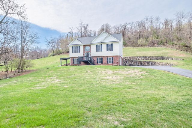 1687 Trinity RD, Troutville, VA 24175