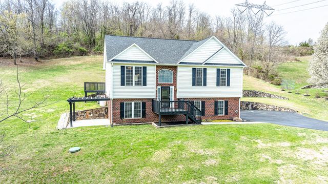 1687 Trinity RD, Troutville, VA 24175