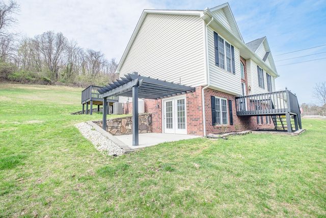 1687 Trinity RD, Troutville, VA 24175