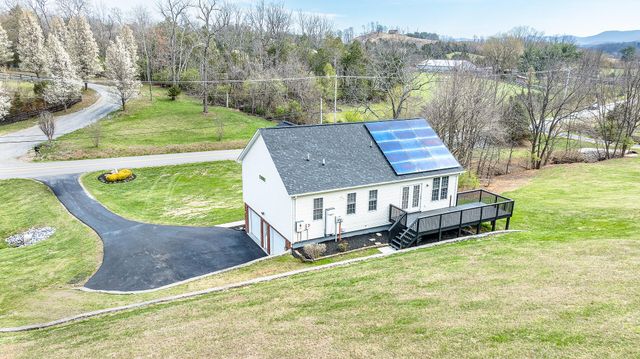 1687 Trinity RD, Troutville, VA 24175