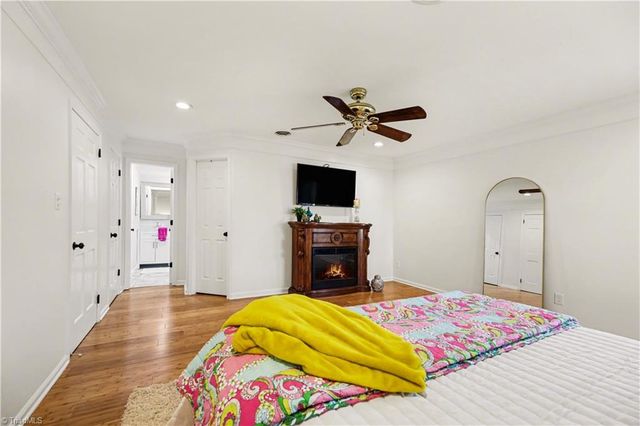 1488 Spring Hill Circle, Kernersville, NC 27284