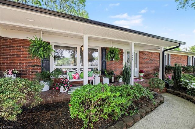 1488 Spring Hill Circle, Kernersville, NC 27284