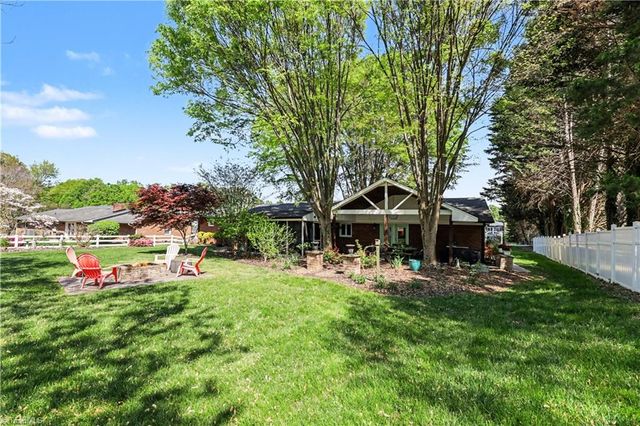 1488 Spring Hill Circle, Kernersville, NC 27284