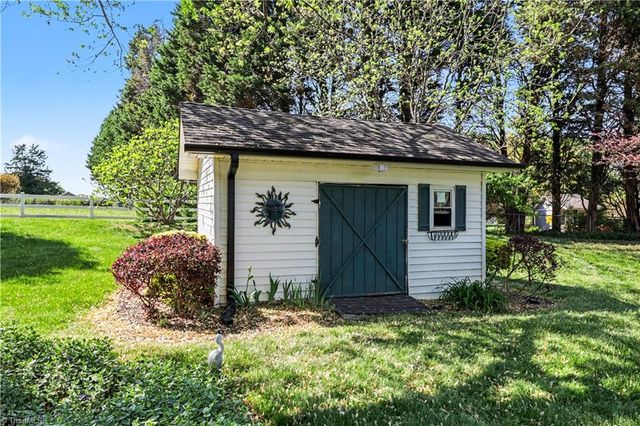 1488 Spring Hill Circle, Kernersville, NC 27284
