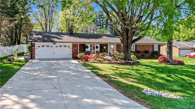1488 Spring Hill Circle, Kernersville, NC 27284