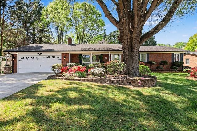 1488 Spring Hill Circle, Kernersville, NC 27284