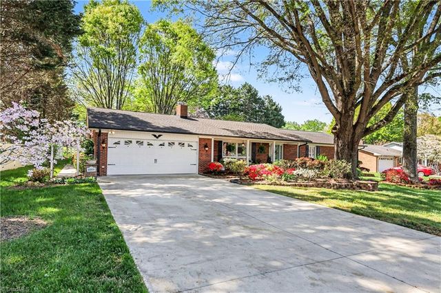 1488 Spring Hill Circle, Kernersville, NC 27284