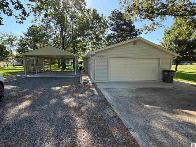 915 Tyree Road, Paducah, KY 42003