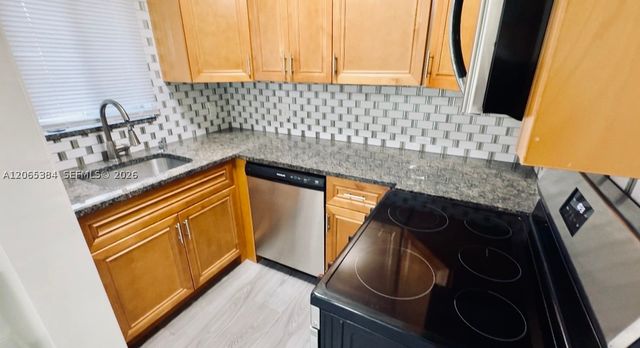 6625 Winfield Blvd 4-D, Margate, FL 33063