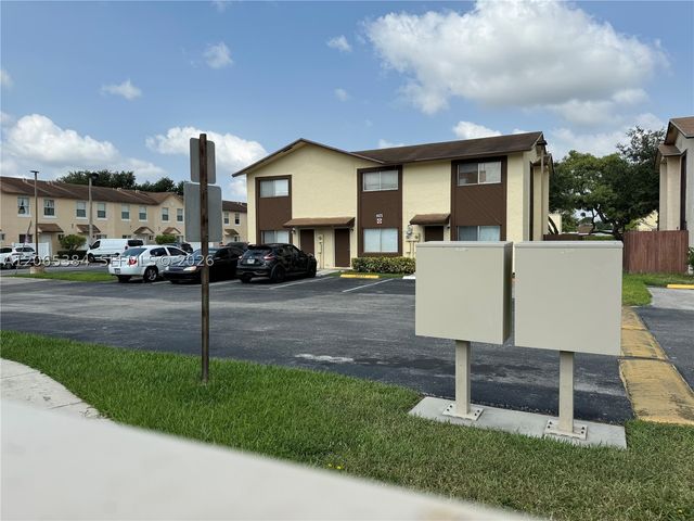 6625 Winfield Blvd 4-D, Margate, FL 33063