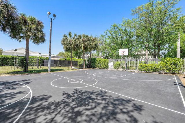 9914 NW 56th Pl, Coral Springs, FL 33076