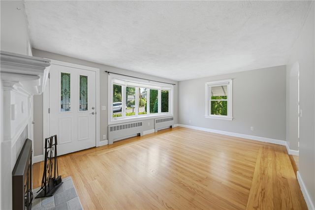 33 Shirley Drive, Cumberland, RI 02864