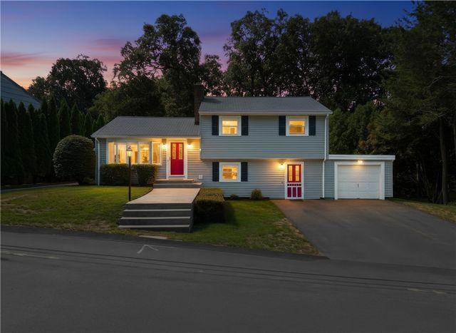 33 Shirley Drive, Cumberland, RI 02864